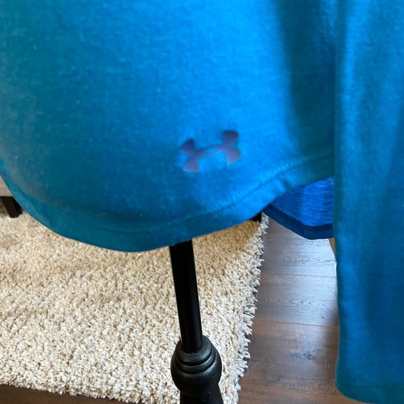 Under Armour Heat Gear Long Sleeve Cut Out Back Size Large - Picture 2 of 4